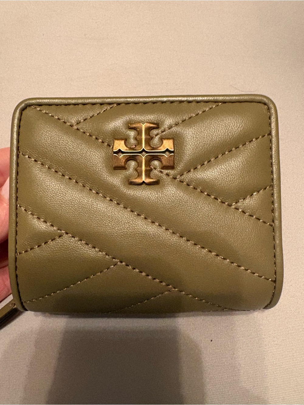 Tory Burch Quilted Kira Chevron bifold Wallet in Samdpiper